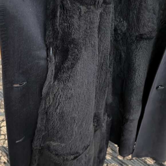 Woman's Fur-lined Navy Trenchcoat: removable lining, and hood Montreal, made. - Picture 4 of 9